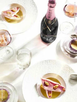 Moët & Chandon : Grand Vintage Rosé 2015 Ein Karton Mit 6 Flaschen (75cl)