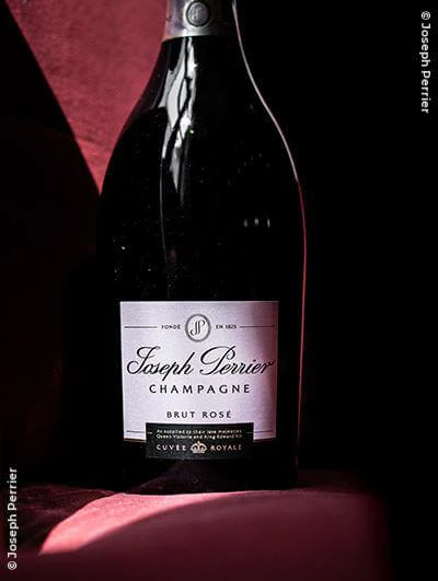 Joseph Perrier : Cuvée Royale Brut Rosé Ein Karton Mit 6 Flaschen (75cl) 4 Joseph Perrier : Cuvée Royale Brut Rosé Ein Karton Mit 6 Flaschen (75cl) – Bild 2